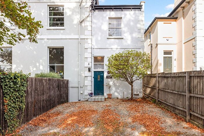 4 Bedroom Town House For Sale In Battledown Approach, Cheltenham, GL52