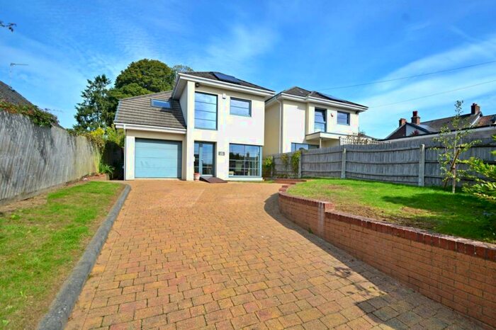 4 Bedroom Detached House To Rent In Broadstone, BH18