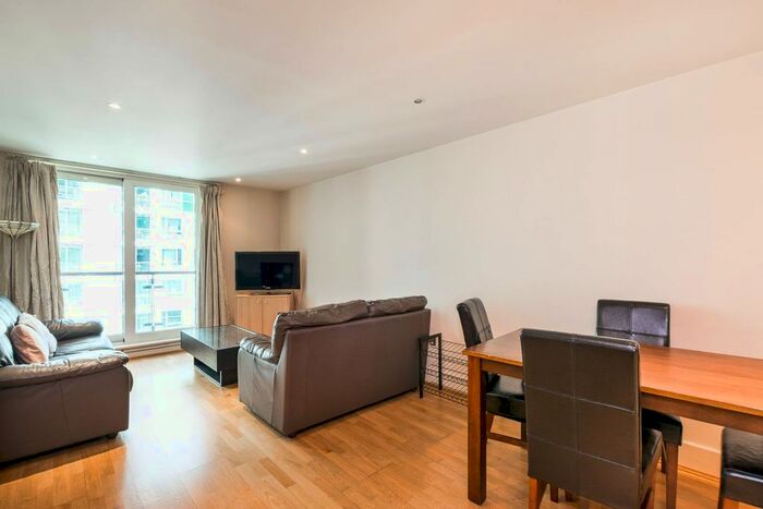 2 Bedroom Flat To Rent In St George Wharf, Vauxhall, London, SW8