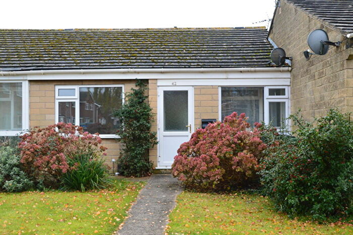 2 Bedroom Detached Bungalow To Rent In Ladyewake, BS22