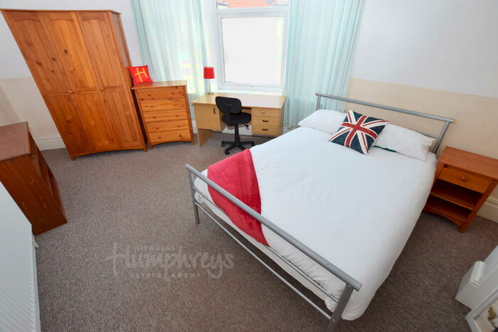 2 Bedroom Flat To Rent In Monks Park Road, Abington, Northampton, NN1