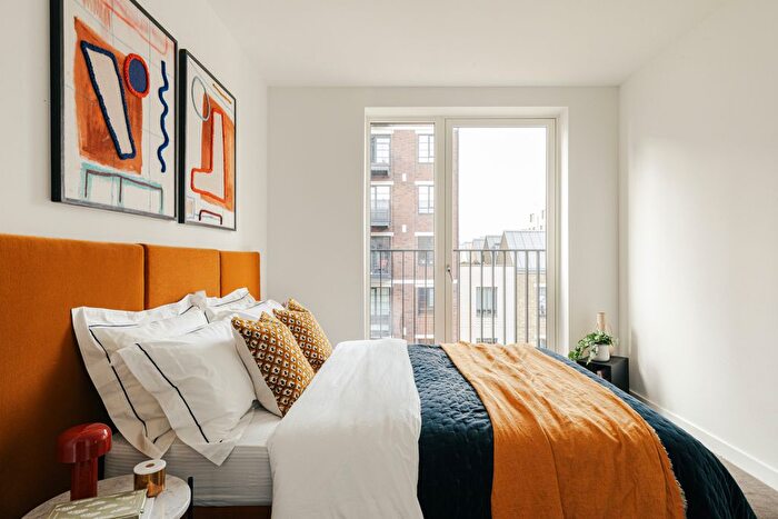 2 Bedroom Flat For Sale In Goodluck Hope, E14