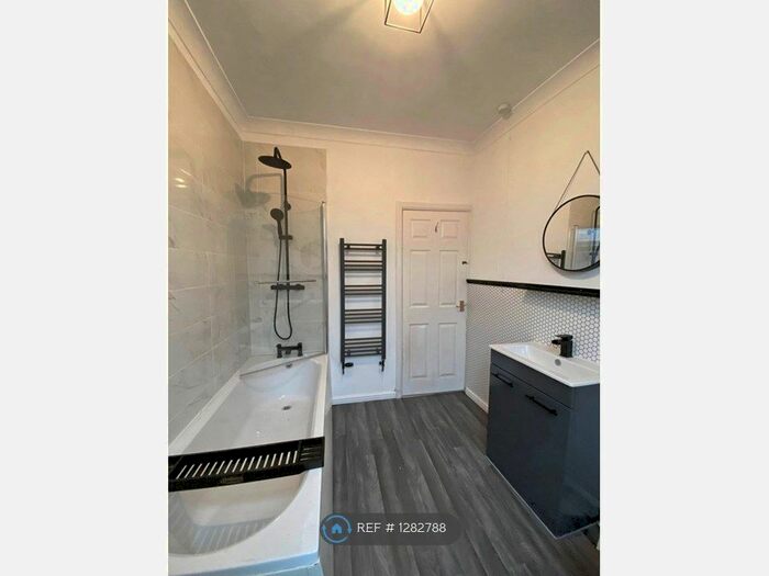 2 Bedroom Terraced House To Rent In Swallow Avenue, Leeds LS12