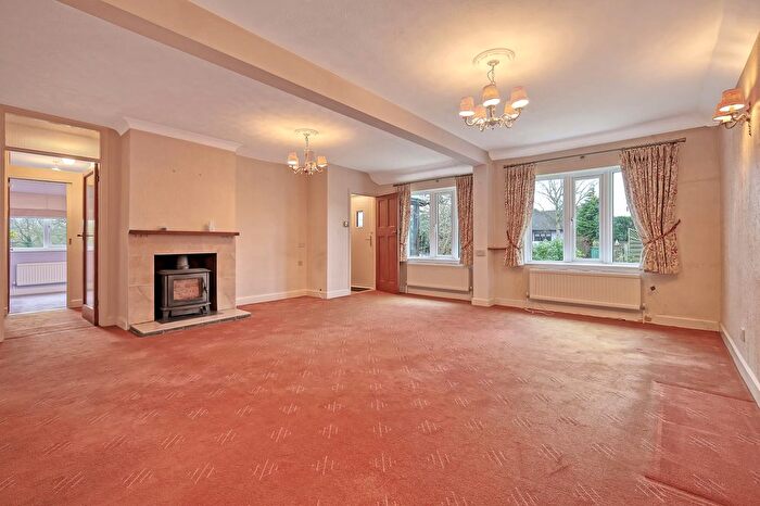 2 Bedroom Bungalow For Sale In Foxborough Chase, Stock, CM4