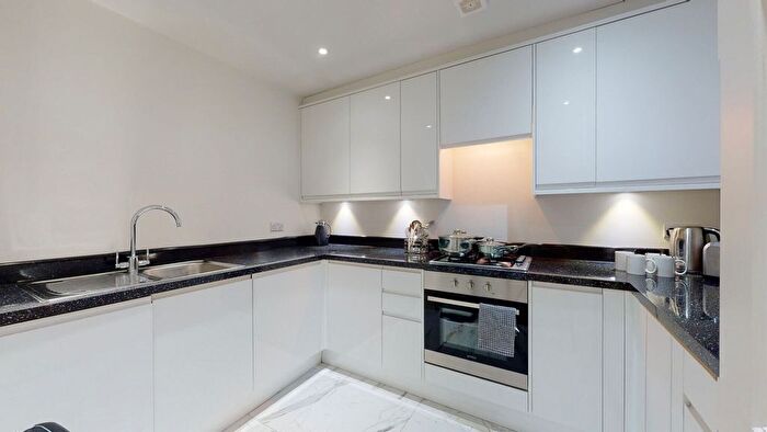 3 Bedroom Flat To Rent In Lexham Gardens, Kensington, W8