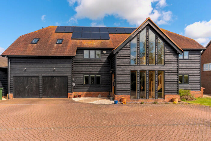 6 Bedroom Detached House For Sale In Iona Barn, Grendon Underwood, HP18
