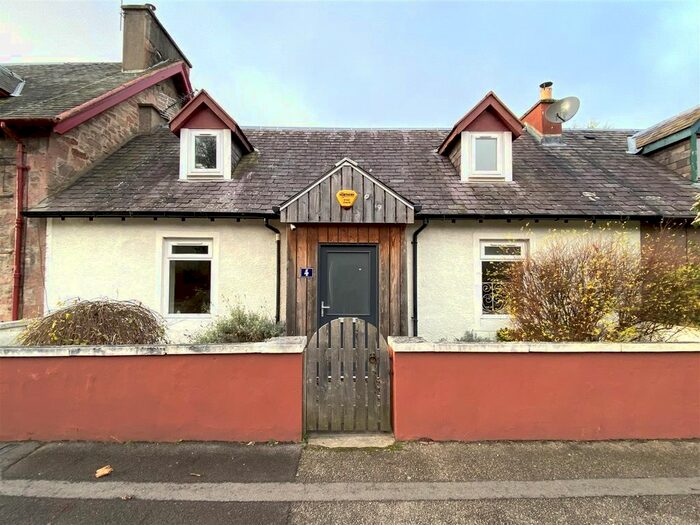 3 Bedroom Terraced House For Sale In Diriebught Road, Inverness, IV2