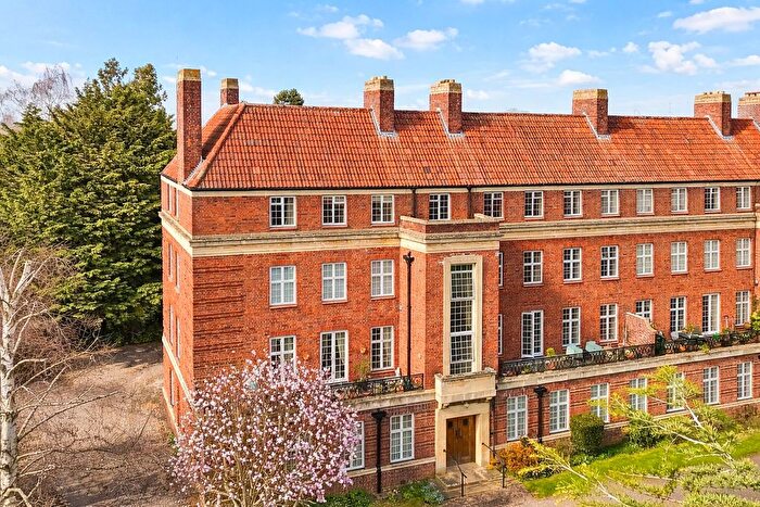 2 Bedroom Flat For Sale In Woodstock Close, Off Woodstock Road, Oxford, OX2