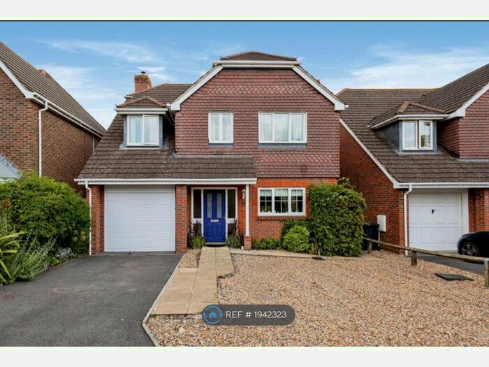 4 Bedroom Detached House To Rent In Caspian Close, Fishbourne, Chichester, PO18
