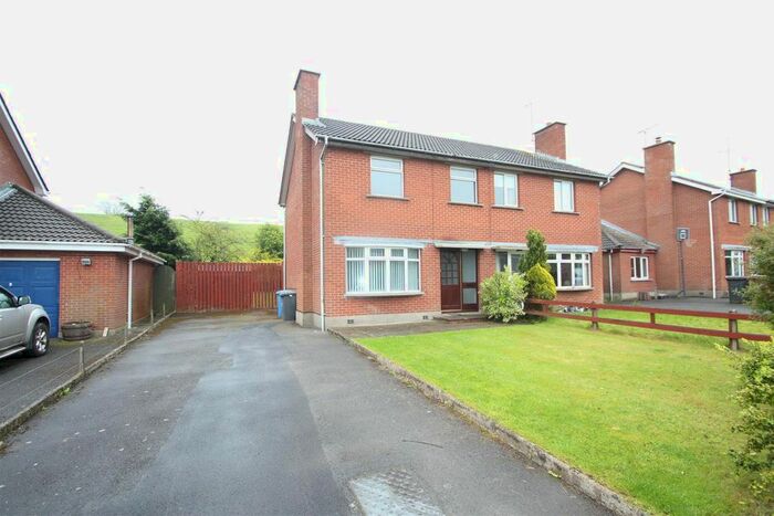 3 Bedroom Property For Sale In Moyra Drive, Saintfield, Ballynahinch, BT24