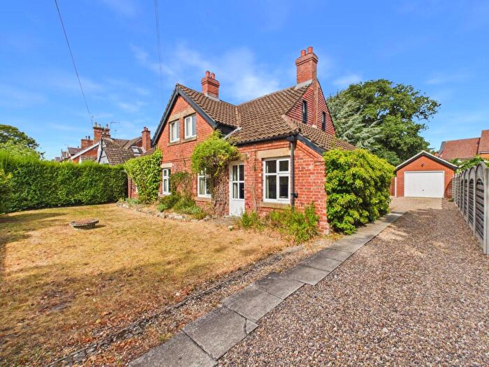 4 Bedroom Detached House For Sale In Tor-O-Moor Road, Woodhall Spa, LN10