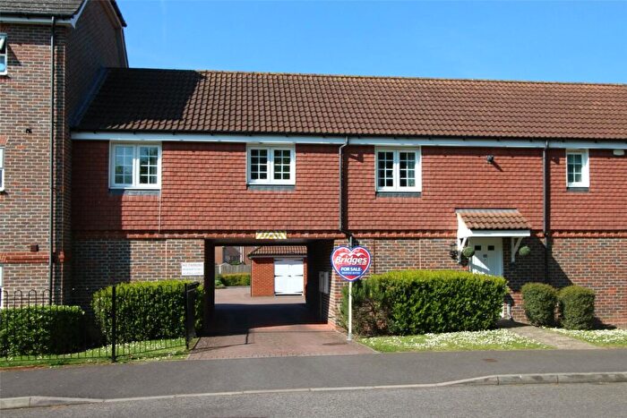 2 Bedroom Maisonette For Sale In Woodland Walk, Aldershot, Hampshire, GU12