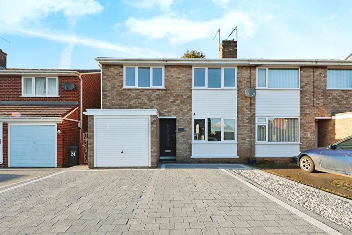 3 Bedroom Semi-Detached House For Sale In Arden Close, Meriden, Coventry, CV7