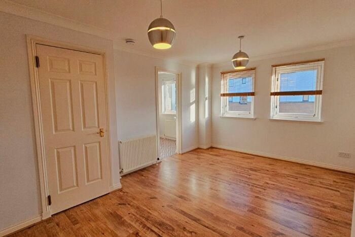 2 Bedroom Flat To Rent In Rennie's Isle, The Shore, Edinburgh, EH6