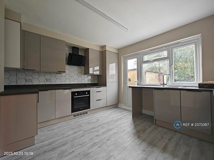 4 Bedroom Terraced House To Rent In Octavia Road, Southampton, SO18