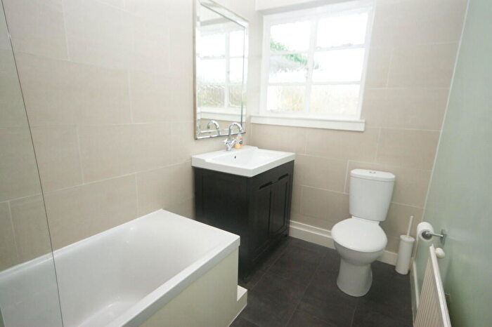 2 Bedroom Apartment To Rent In Capel Gardens, Pinner, HA5