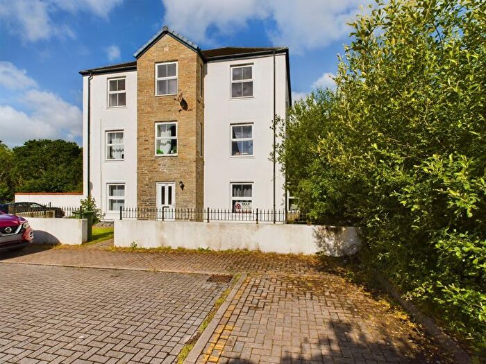 2 Bedroom Flat For Sale In Goodern Drive, Truro, TR1