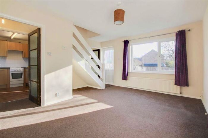 3 Bedroom Link Detached House To Rent In Quinton Drive, Bradwell Village, Milton Keynes, MK13