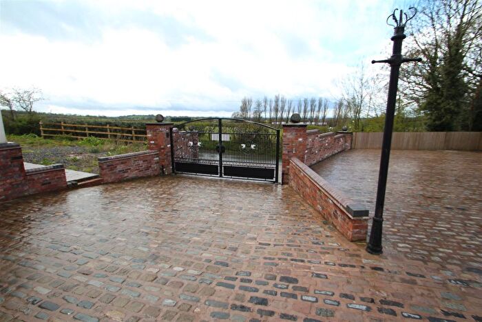 5 Bedroom Detached House To Rent In Great Oak Road, Bignall End, Stoke-On-Trent, ST7