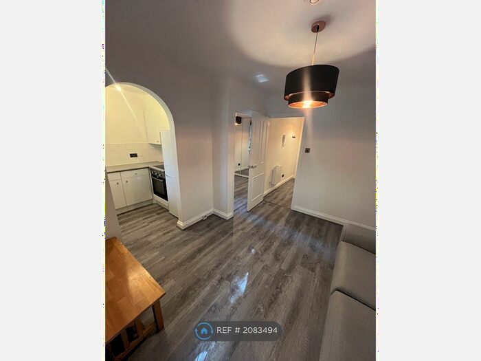 1 Bedroom Flat To Rent In Hickory Close, London, N9