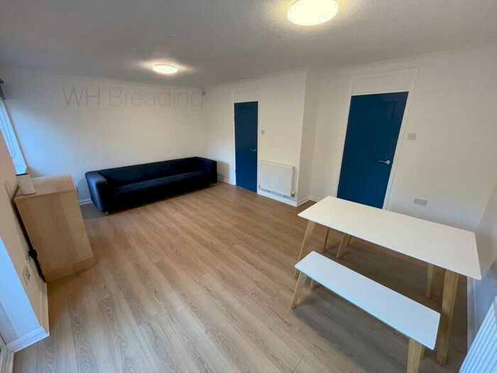 3 Bedroom House To Rent In Sandhurst Close, Canterbury, CT2