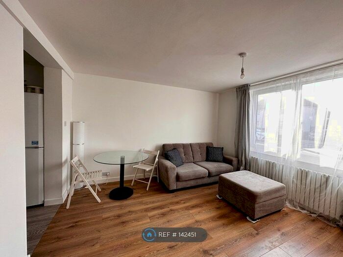 1 Bedroom Flat To Rent In Douglas Road, Kingston Upon Thames, KT1