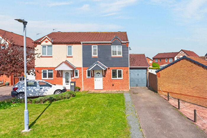 3 Bedroom Semi Detached House For Sale In Inham Close, Corby, NN18