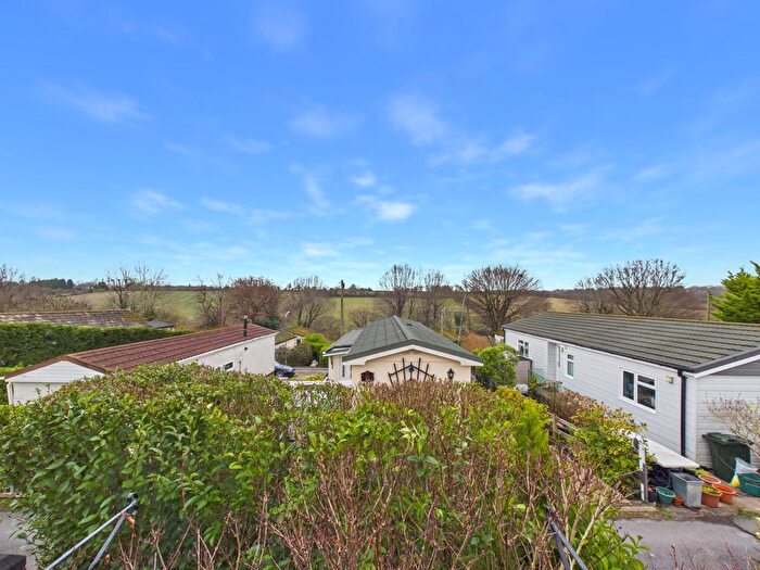 2 Bedroom Mobile/park Home For Sale In Old Sax Lane, Chartridge, Chesham, Buckinghamshire, HP5