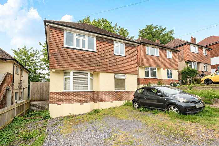 2 Bedroom Flat For Sale In Vale Drive, Southampton, SO18