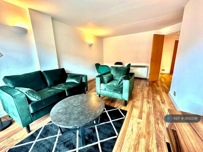 2 Bedroom Flat To Rent In The Quays, Leeds, LS1