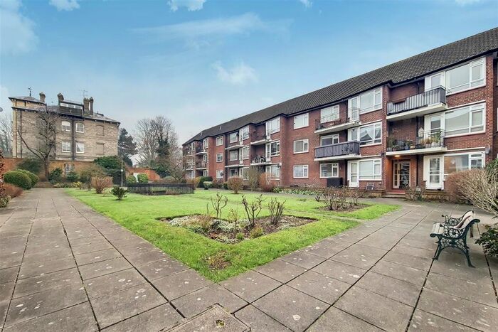 2 Bedroom Flat To Rent In Parr Court, Castle Way, Feltham, TW13