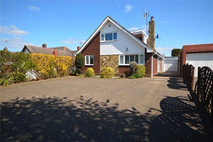 4 Bedroom Bungalow For Sale In Barton Road, Luton, Bedfordshire, LU3