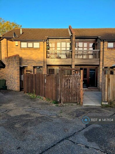 1 Bedroom Maisonette To Rent In Courtney Park Road, Langdon Hills, Basildon, SS16