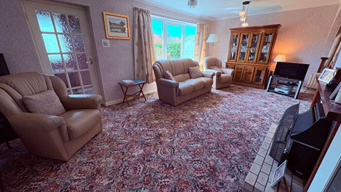 2 Bedroom Detached Bungalow For Sale In Dob Lane, Walmer Bridge, PR4