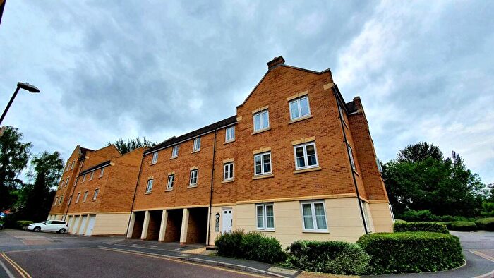 2 Bedroom Flat To Rent In Dickinsons Fields, Bedminster, Bristol, BS3