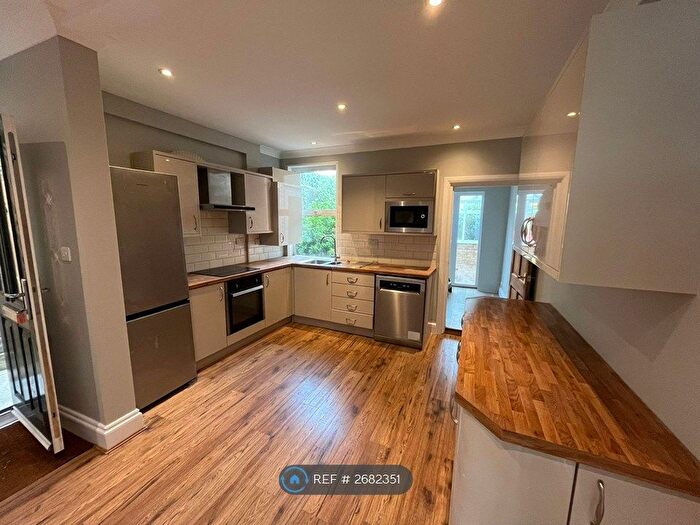 3 Bedroom Detached House To Rent In Blagdon Road, New Malden, KT3