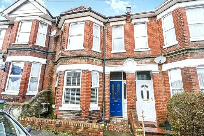 1 Bedroom Flat To Rent In Tennyson Road, Southampton, Hampshire, SO17