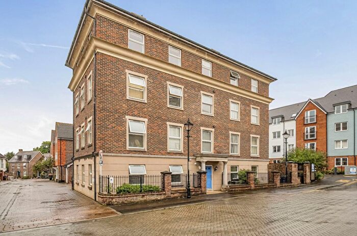 2 Bedroom Flat For Sale In Annison Street, Tonbridge, TN9