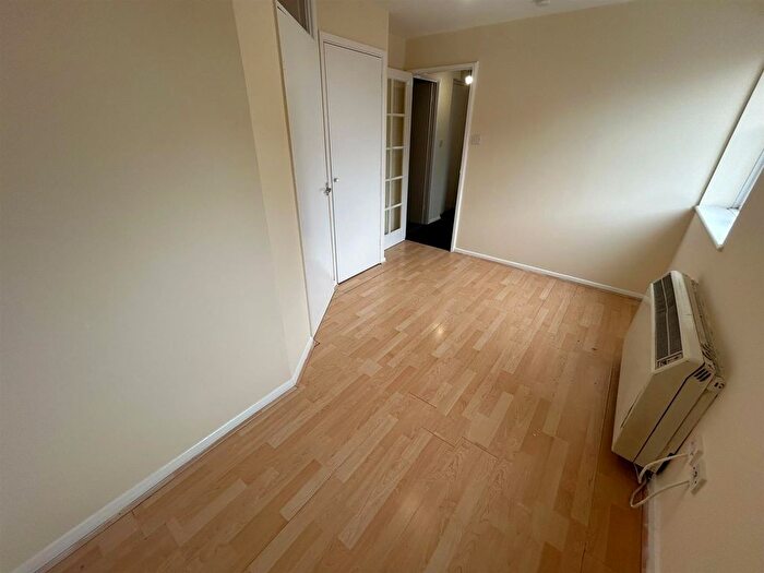 1 Bedroom Flat For Sale In Lewes Close, Grays, RM17