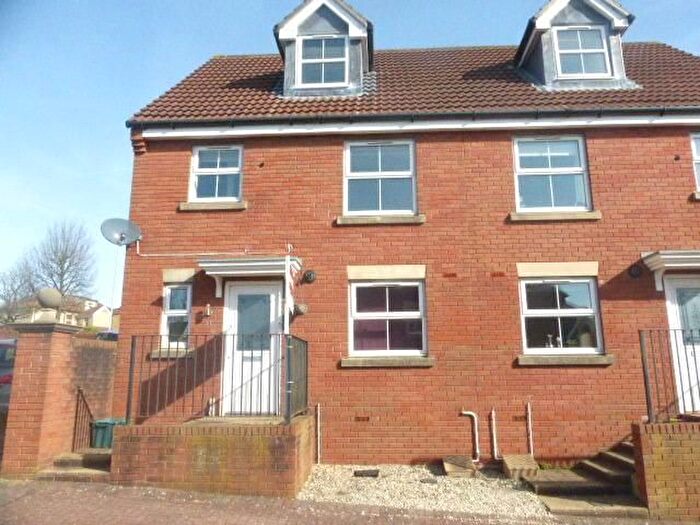 3 Bedroom Town House To Rent In Kingswood Heights, Kingswood, Bristol, BS15