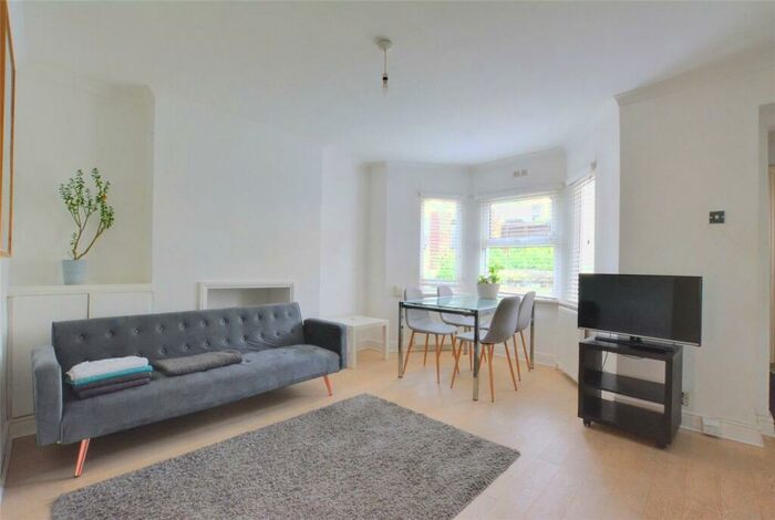 2 Bedroom Apartment To Rent In Ronver Road, Lee, London, SE12