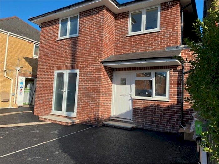 1 Bedroom Flat To Rent In King George Avenue, Bournemouth, Dorset, BH9