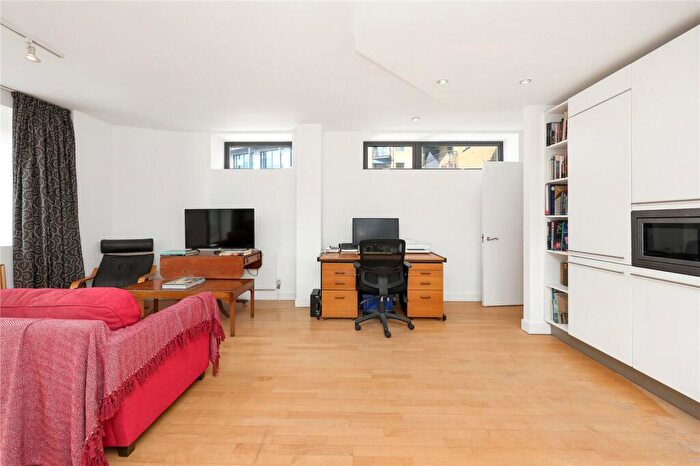 1 Bedroom Apartment For Sale In Britton Street, EC1M