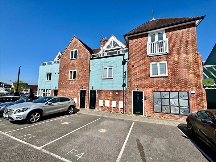2 Bedroom Apartment For Sale In High Street, Lymington, Hampshire, SO41