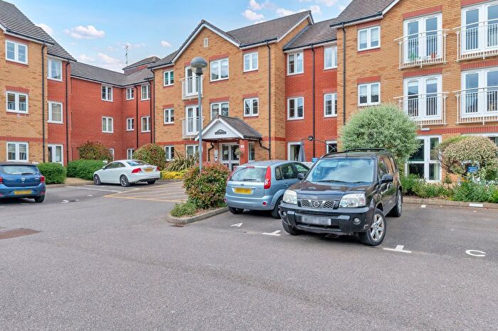 1 Bedroom Flat For Sale In Goodes Court, Royston, SG8