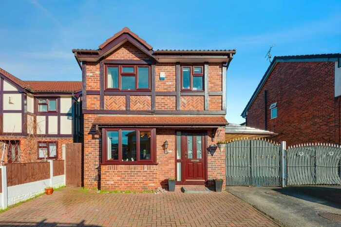 3 Bedroom Detached House For Sale In Ravenfield Drive, Widnes, Cheshire, WA8