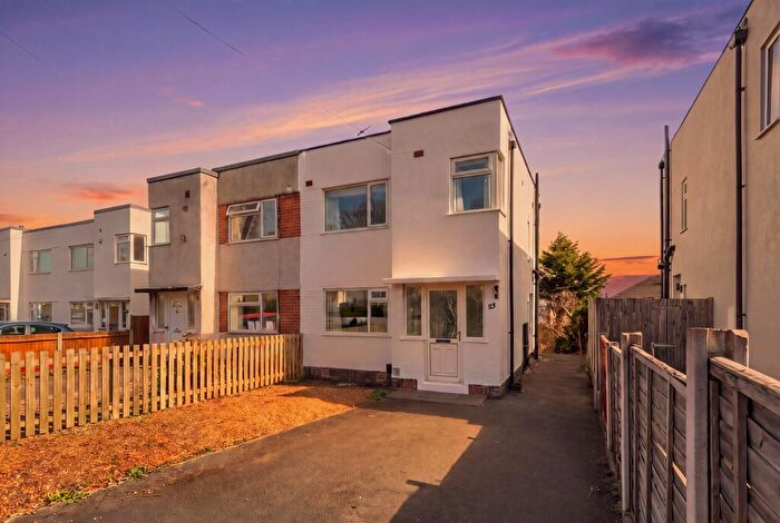3 Bedroom Semi Detached House To Rent In Riviera Gardens, Leeds, LS7