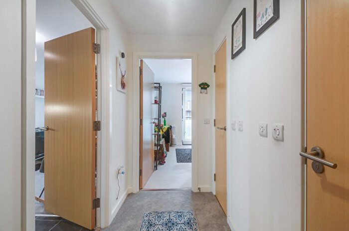 1 Bedroom Flat For Sale In Headstone Drive, Harrow, HA1