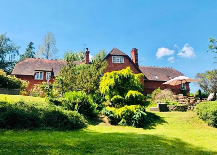4 Bedroom Flat For Sale In Mentmore, Buckinghamshire, LU7