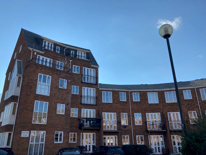2 Bedroom Apartment To Rent In Sovereigns Quay, Bedford, MK40